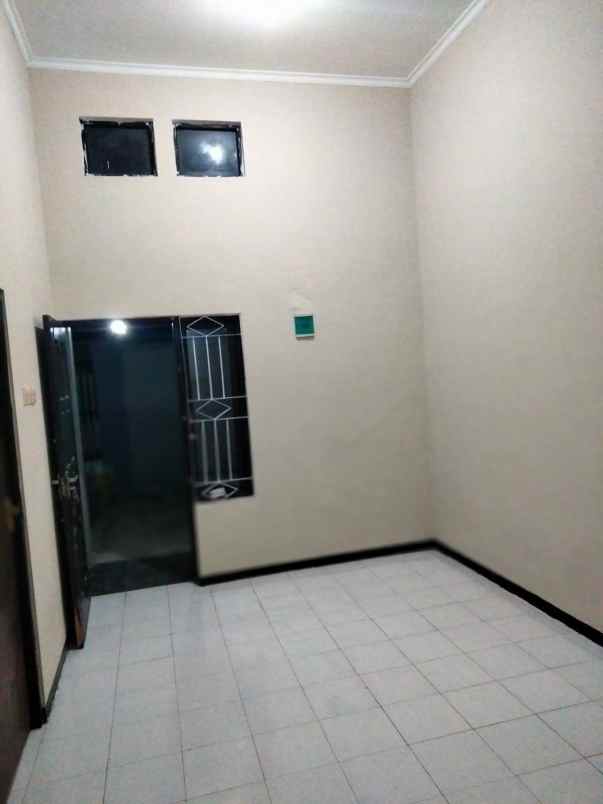 dijual rumah rungkut