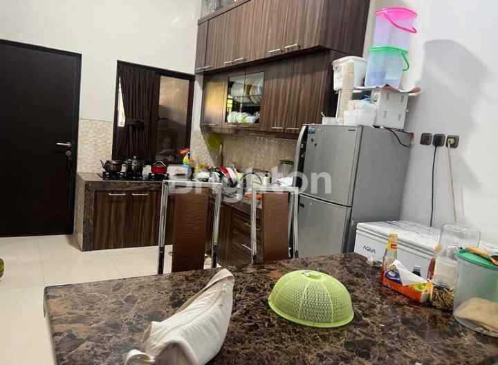 dijual rumah rungkut asri