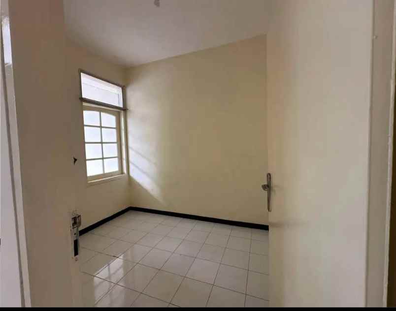 dijual rumah rungkut mapan