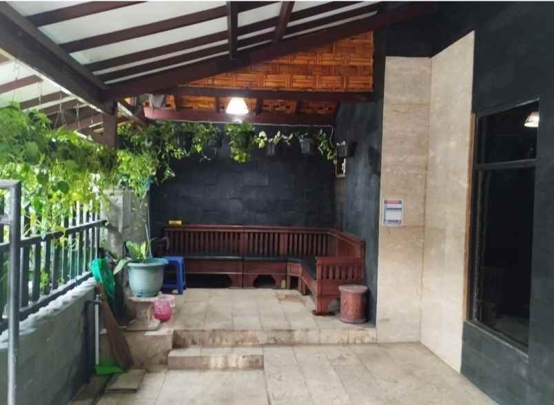 dijual rumah rungkut mapan