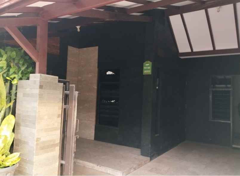 dijual rumah rungkut mapan