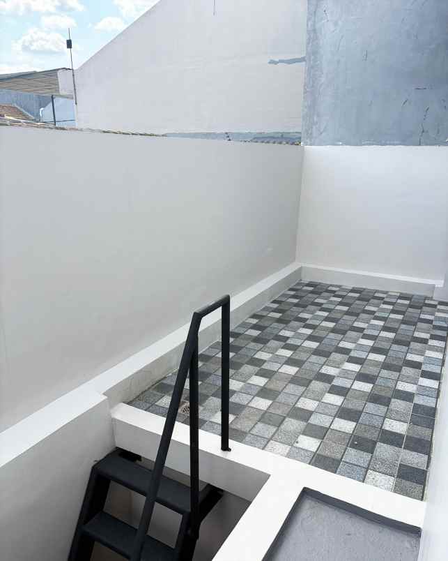 dijual rumah sektor 6 gading serpong