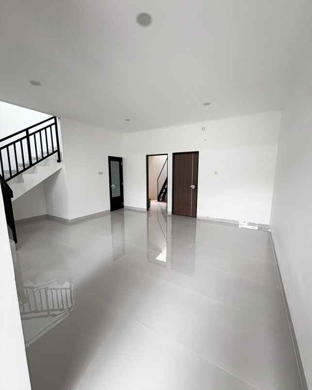 dijual rumah sektor 6 gading serpong