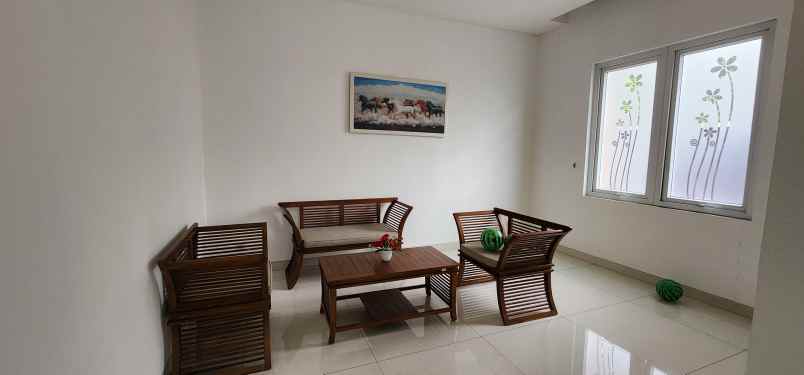 dijual rumah setiabudi lembang