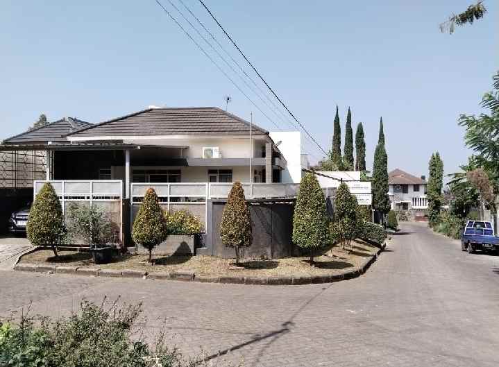 dijual rumah setiabudi regency