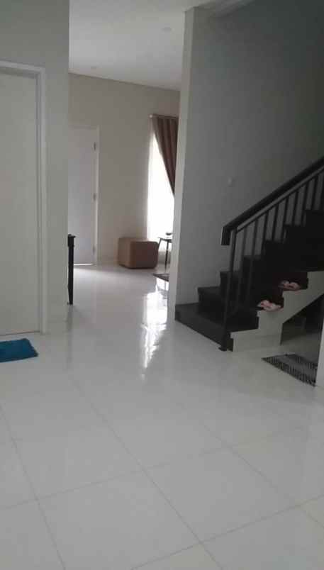 dijual rumah siap huni di raffles hills