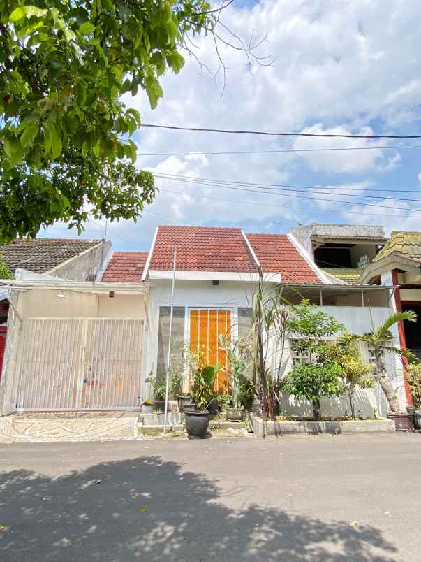 dijual rumah siap huni lokasi griyashanta suhat