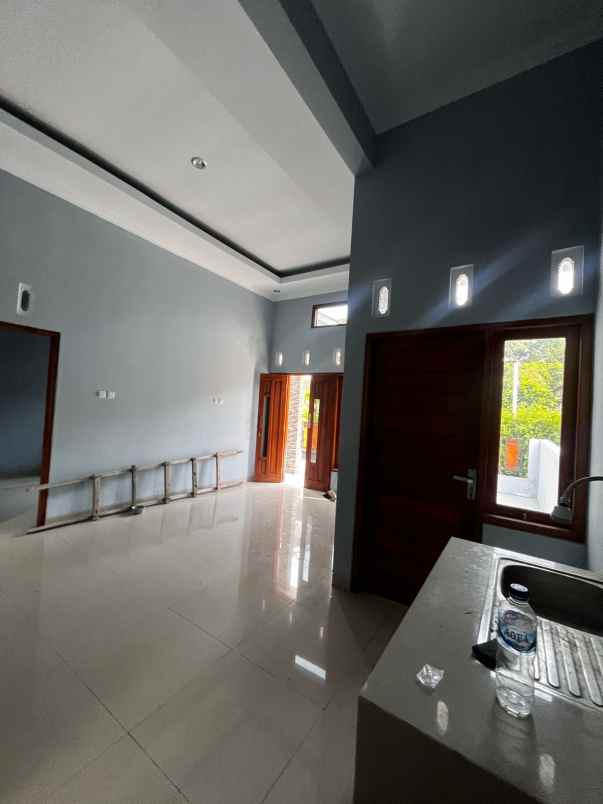 dijual rumah smpn 2 godean