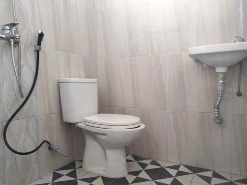 dijual rumah songgoriti