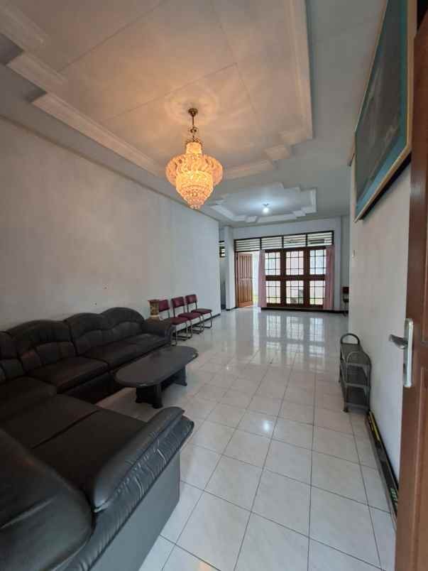 dijual rumah standart lokasi di araya kota malang