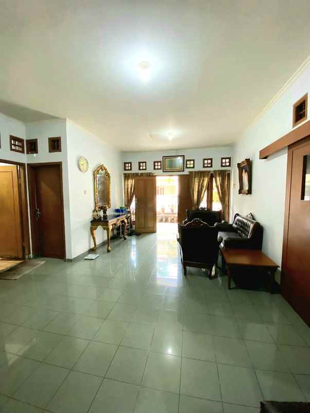 dijual rumah studio alam sukmajaya