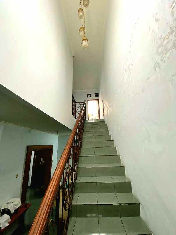 dijual rumah studio alam sukmajaya