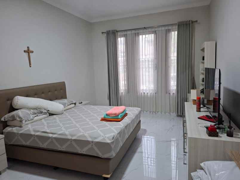 dijual rumah taman cikas galaxy bekasi