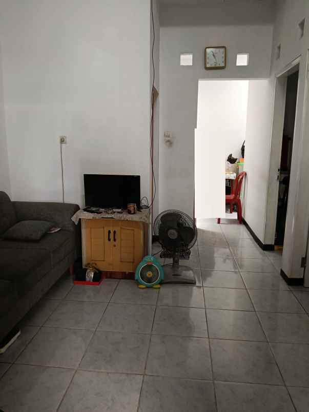 dijual rumah taman harapan baru