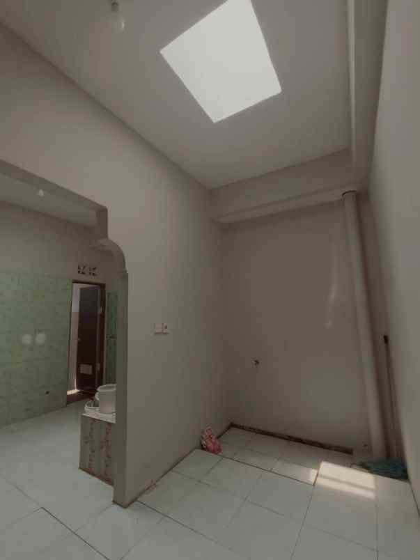 dijual rumah taman harapan baru