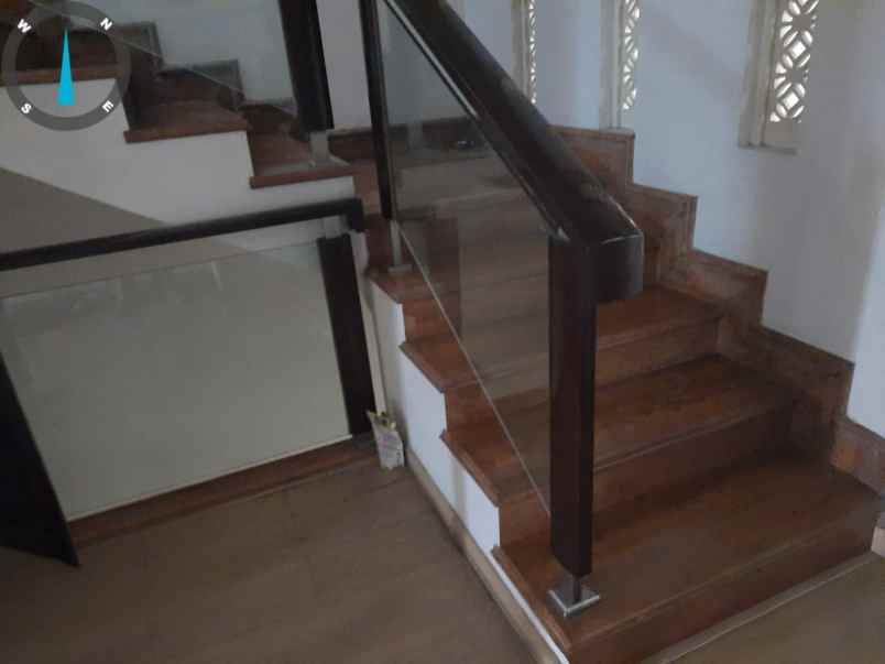 dijual rumah taman palem lestari jakbar