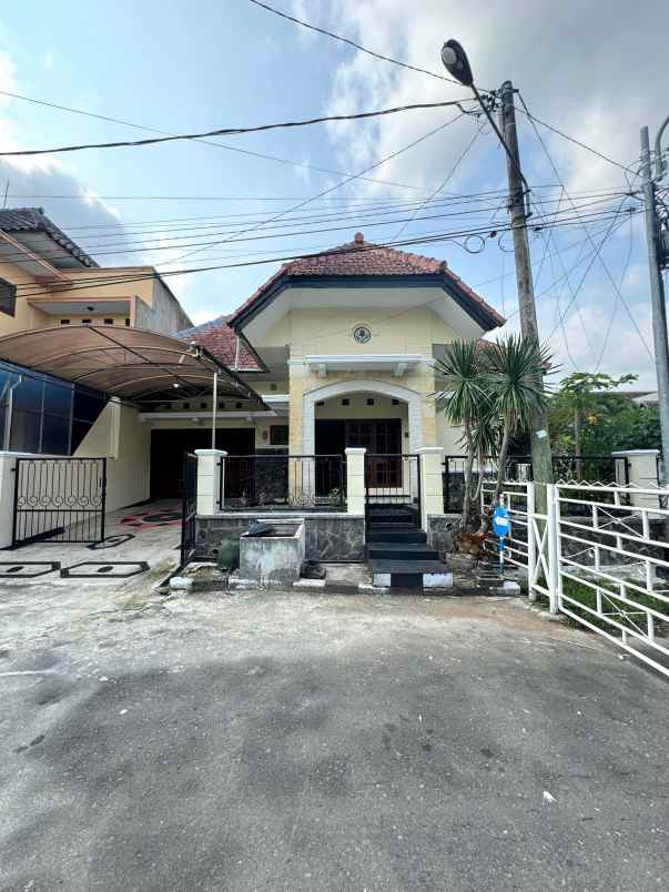 dijual rumah taman sulfat blimbing kota