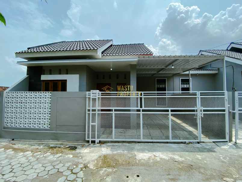 dijual rumah tamanmartani kalasan sleman