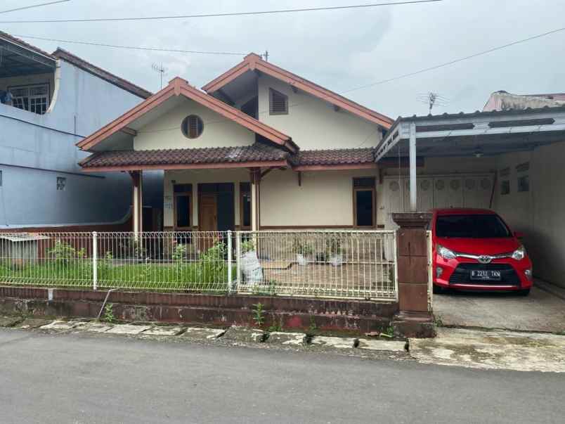 dijual rumah tambaksari