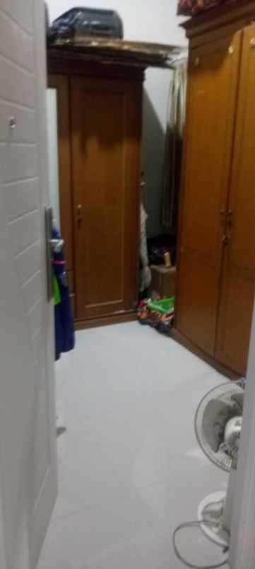 dijual rumah teluk pucung