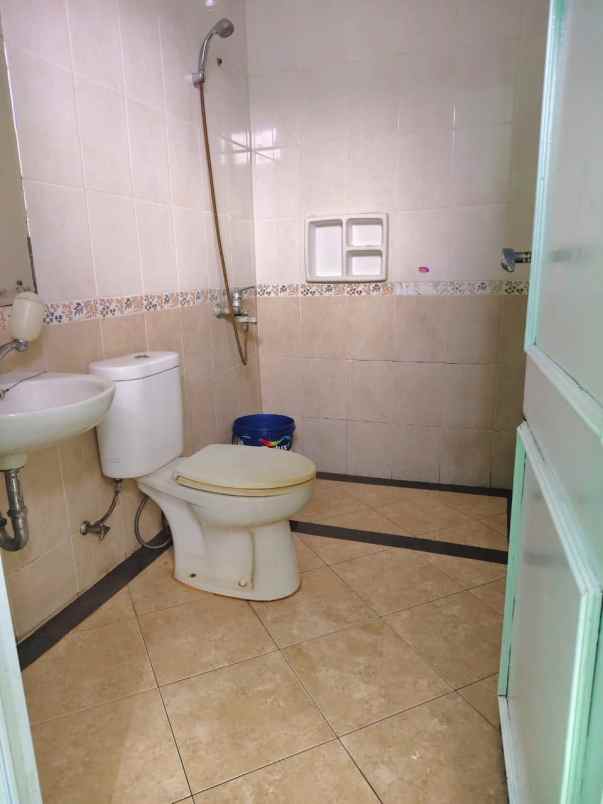 dijual rumah the royal residence