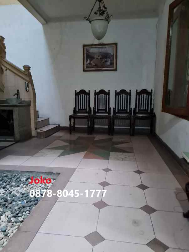 dijual rumah tip top