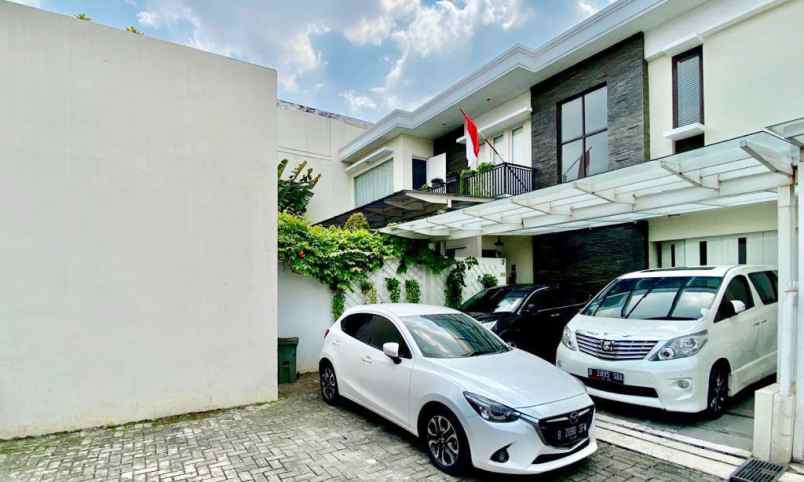 dijual rumah townhouse rumah 7 residen