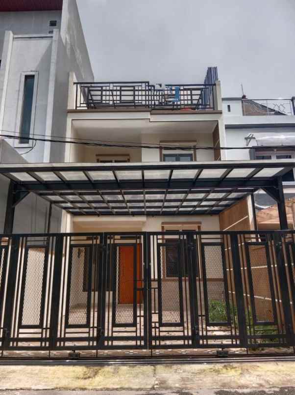 dijual rumah turangga buah batu bandung