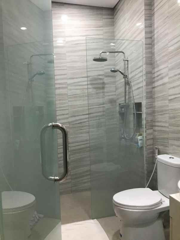 dijual rumah usaha citraland surabaya