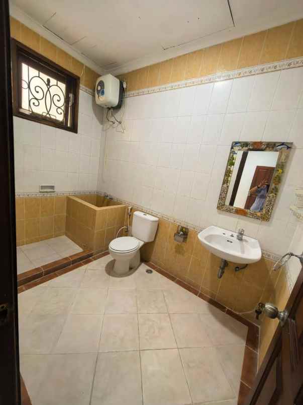 dijual rumah villa bukit mas dukuh