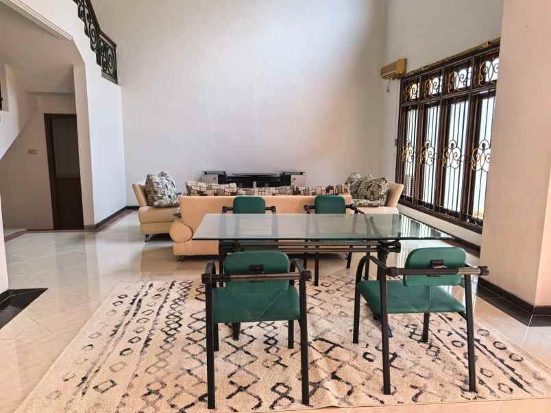 dijual rumah villa bukit mas dukuh