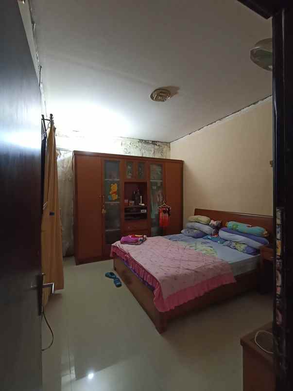 dijual rumah villa kalijudan