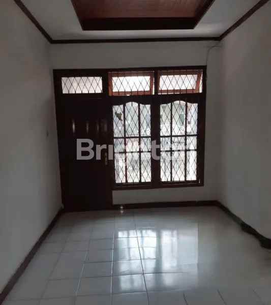 dijual rumah villa mahkota pesona