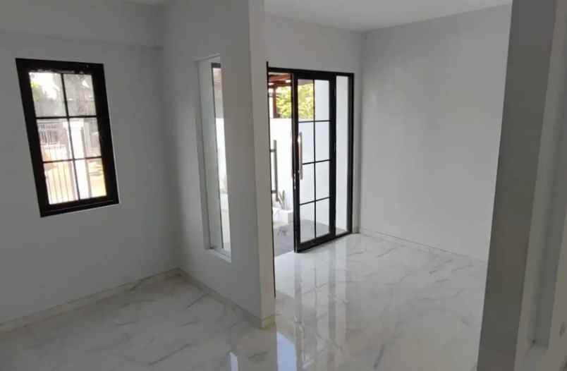 dijual rumah villa sentra raya citraland