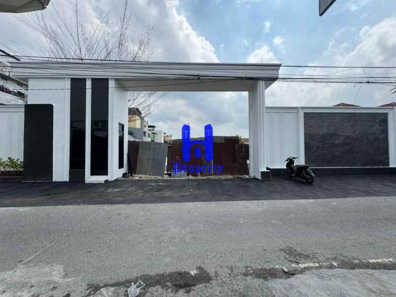 dijual rumah wellington haus jalan