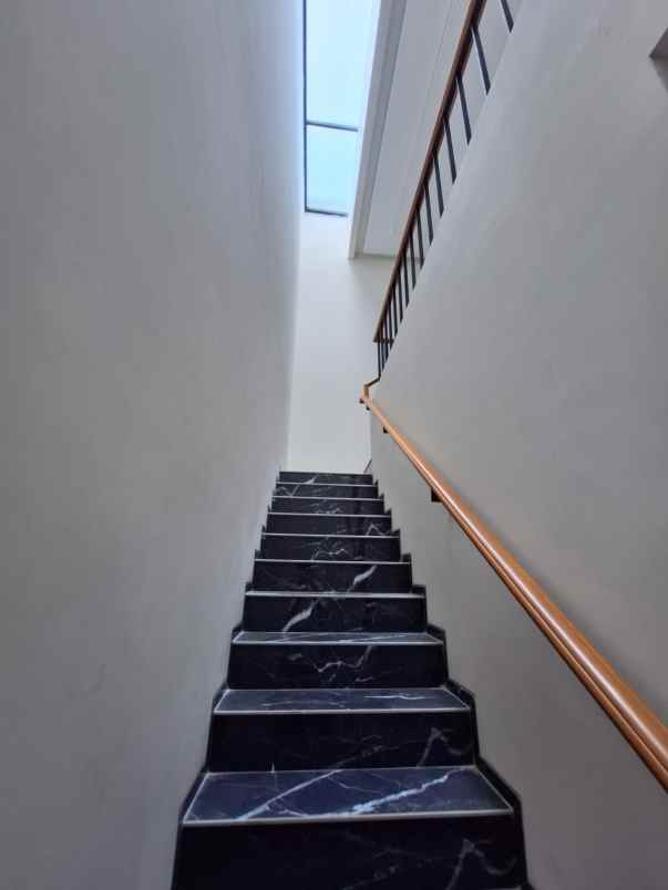 dijual rumah wisata bukit mas alexandria