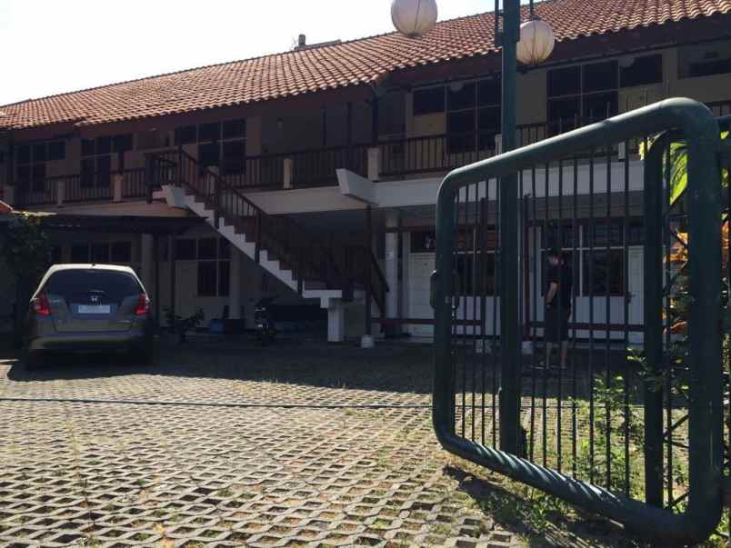 dijual rumah wonocolo