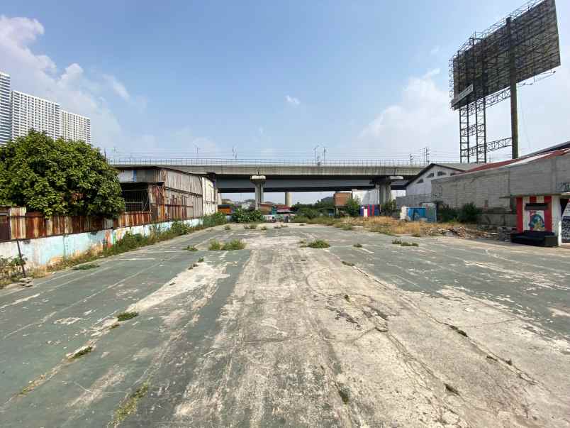 dijual tanah jalan raya kalimalang