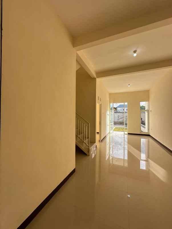 dijual villa 2 lantai dekat jatim park 3 kota batu