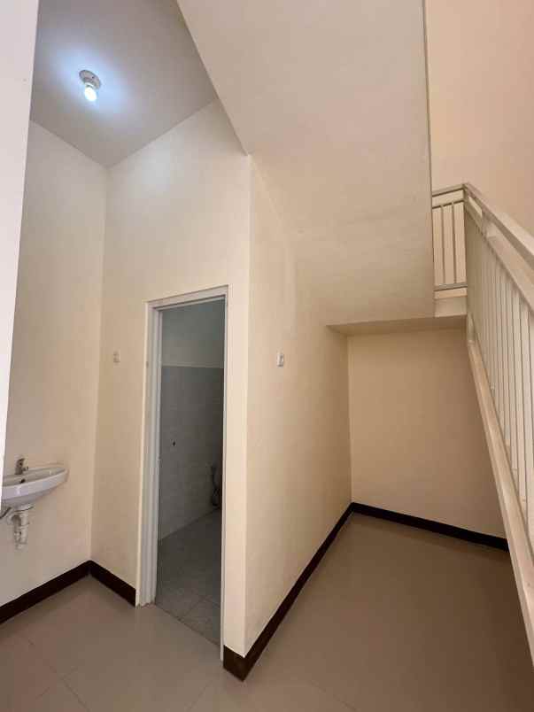 dijual villa 2 lantai dekat jatim park 3 kota batu