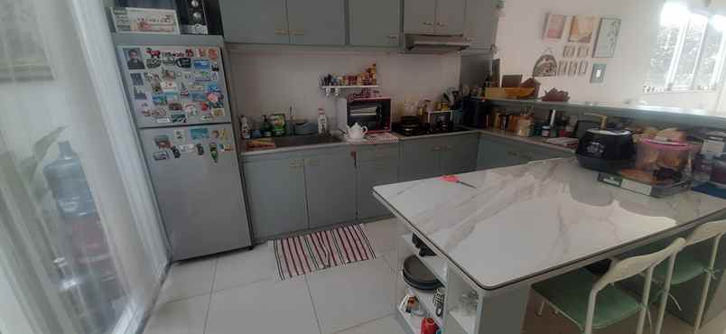 dijual villa bojong koneng