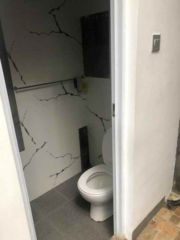 dijual villa bojong koneng