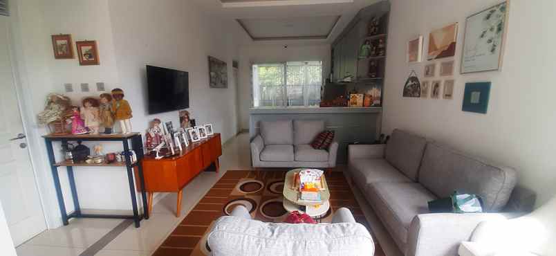 dijual villa bojong koneng