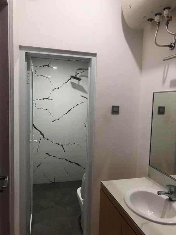 dijual villa bojong koneng