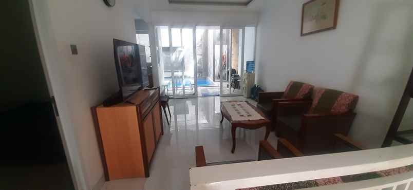 dijual villa bojong koneng