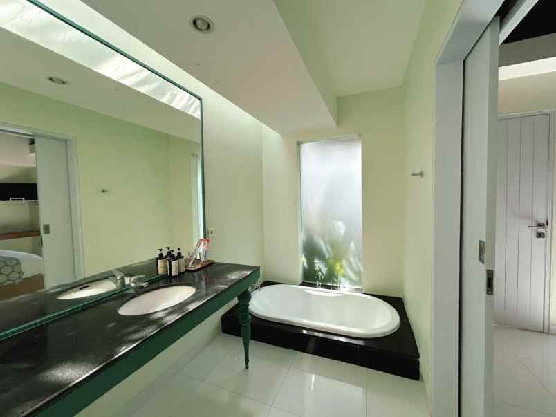 dijual villa dewi saraswati