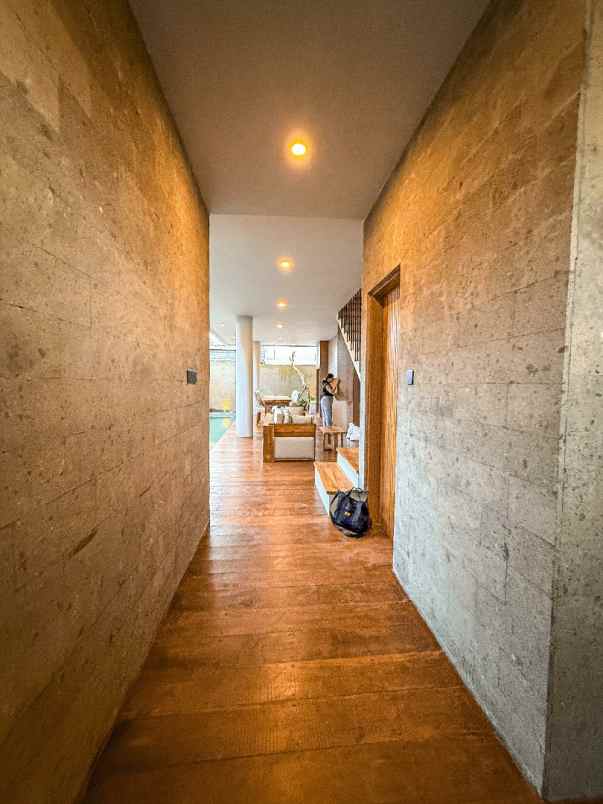 dijual villa jl uma sari dalung kec