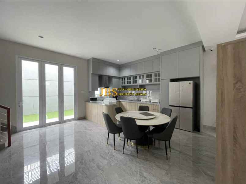 dijual villa komplek citraland gama