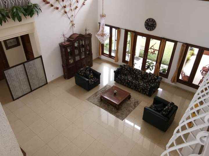 dijual villa lembang