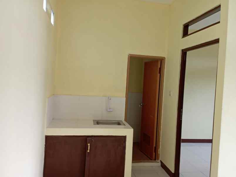 disewakan kost komplek kehutanan jl